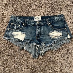 One Teaspoon distressed Size 28 shorts